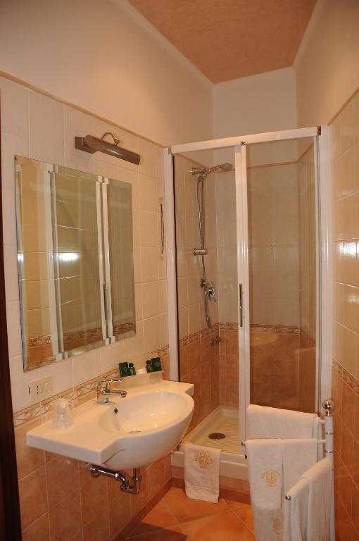 Colonna Room Rental Frascati Bilik gambar