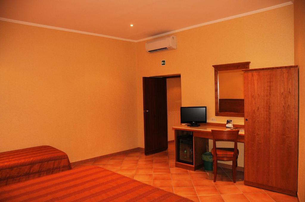 Colonna Room Rental Frascati Bilik gambar